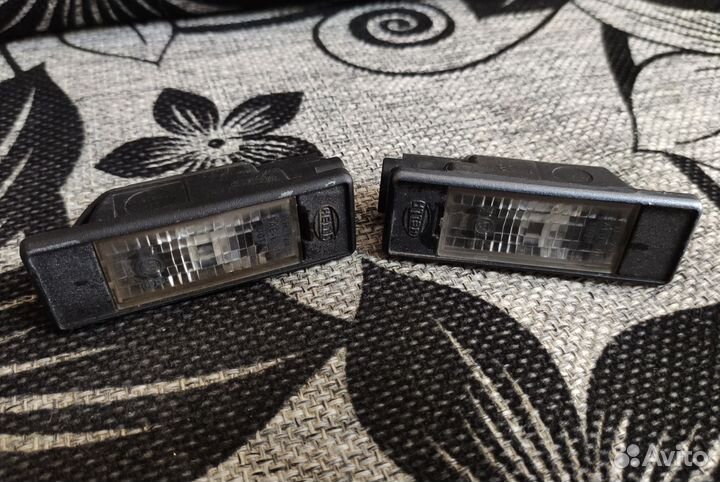 Фонарь подсветки номерного знака Peugeot 308