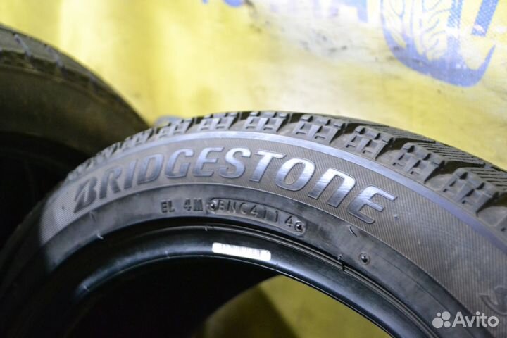 Bridgestone Blizzak VRX 215/50 R17