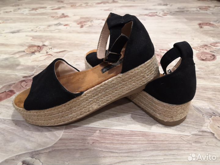Босоножки женские