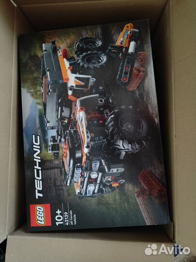 Lego Technic 42139 Внедорожный грузовик новый