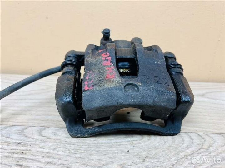 Суппорт в сборе акцент. Суппорт тормозной задний левый киа рио 2011. Задний суппорт хендай солярис 2011. Тормозной суппорт солярис. Суппорт тормозной хендай солярис 1.