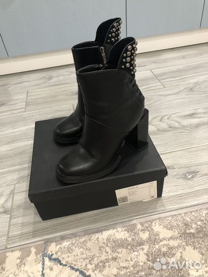 Vitacci ботильоны