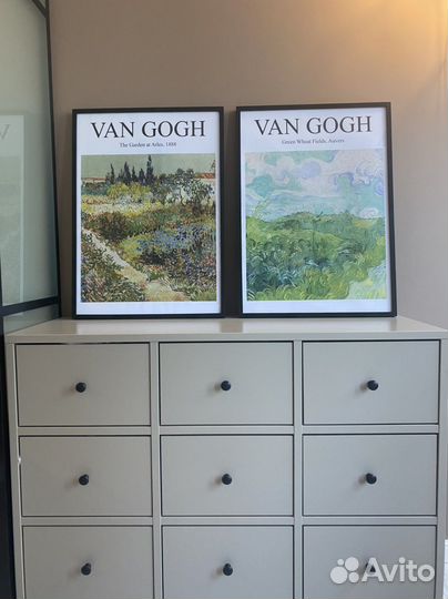 Рамки черные с постерами под стеклом 50/70