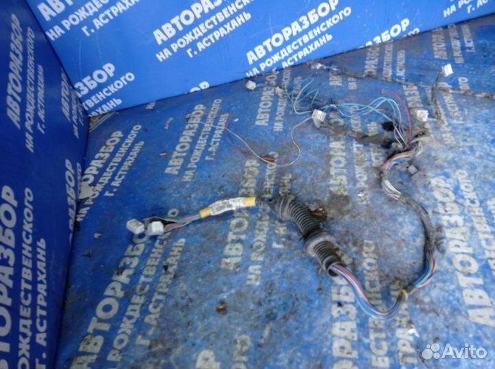 Проводка двери Toyota Avensis седан 2007