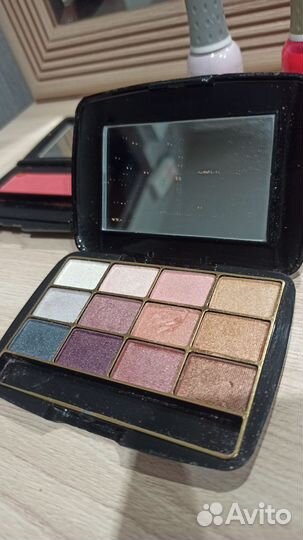 Тени для век румяна лак для ногтей пакетом