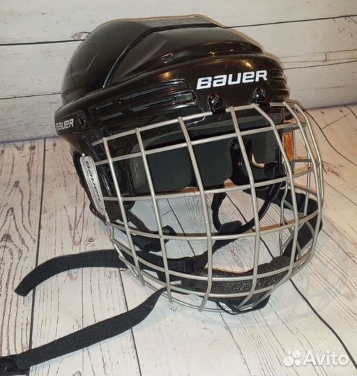Хоккейный детский шлем bauer