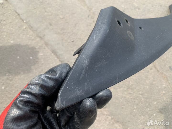 Накладка левой фары (верхняя) Sorento Prime