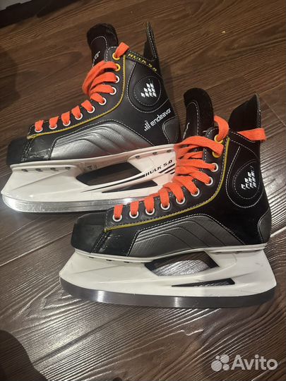 Коньки хоккейные