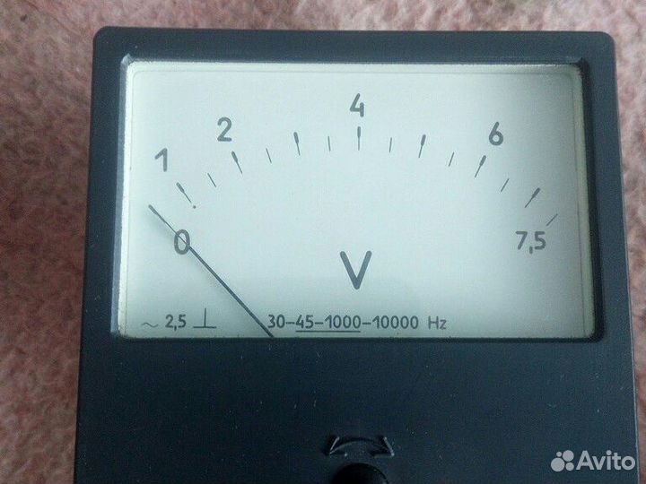 Вольтметр