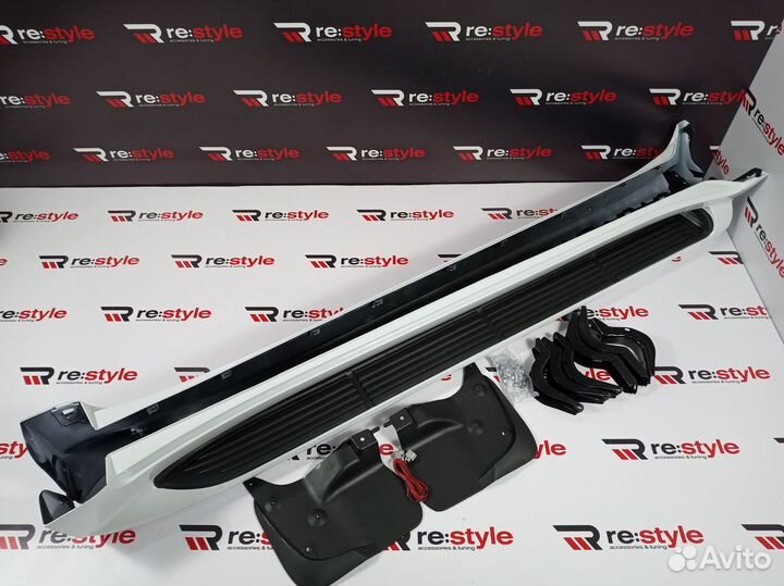 Подножки Toyota Land Cruiser 200 Белые