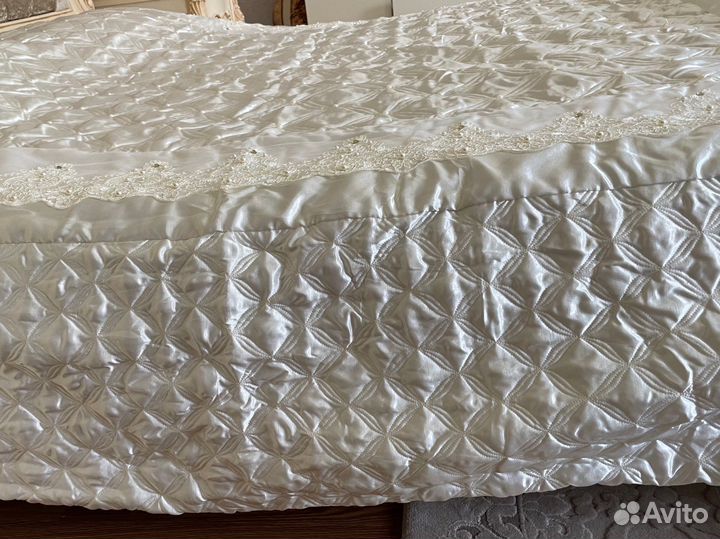 Покрывало на двуспальную кровать