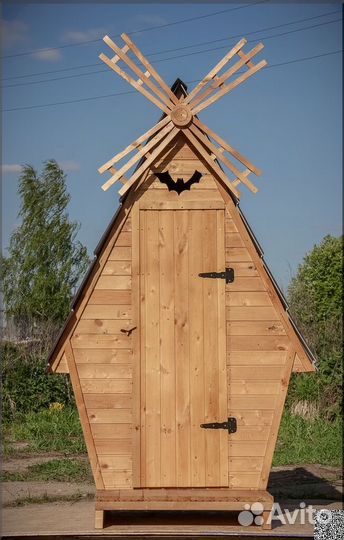 Дачный туалет деревянный
