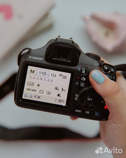 Фотоаппарат canon EOS 1100D