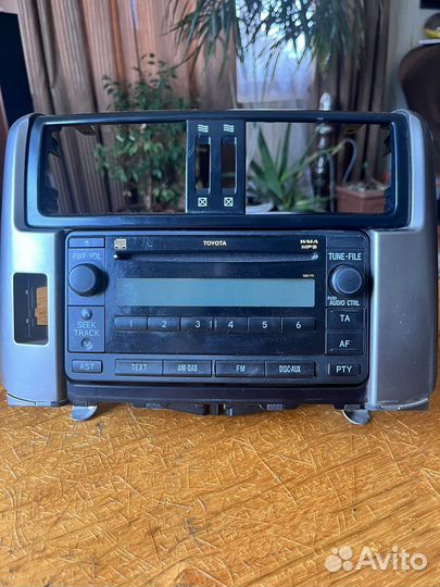 Штатная автомагнитола на Прадо 150