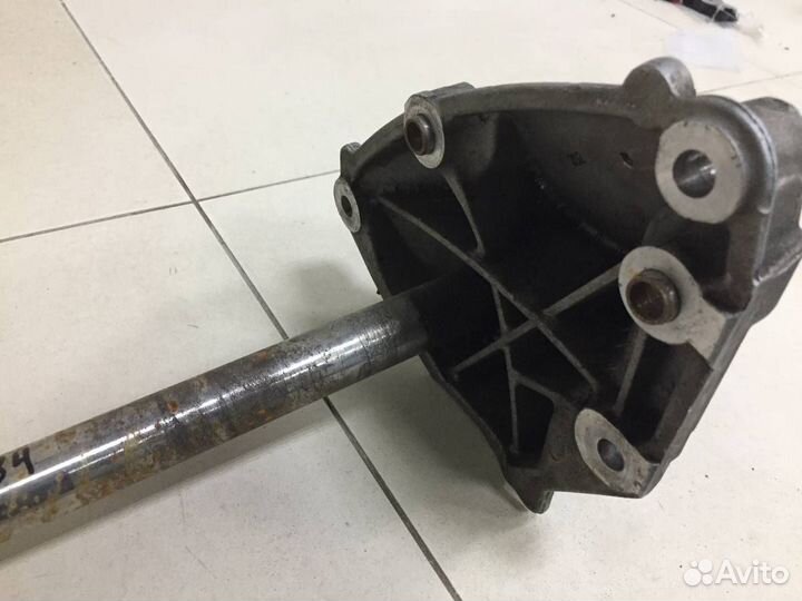 Б/У Кронштейн опоры двигателя 97034902103 porsche