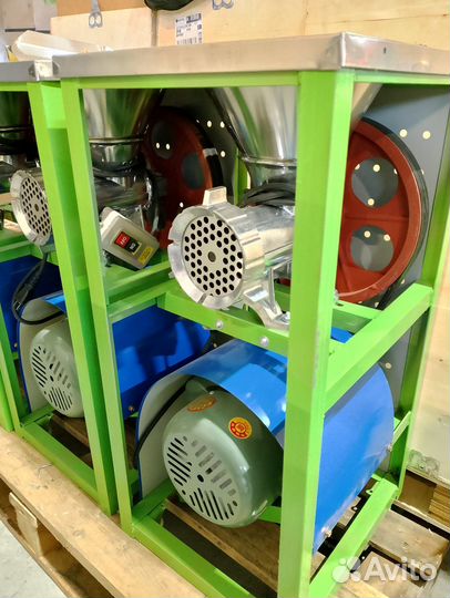 Мясорубка электрическая, профессиональная