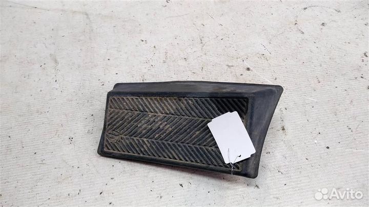 Упор под ногу левую Mitsubishi Pajero 2 91-97г