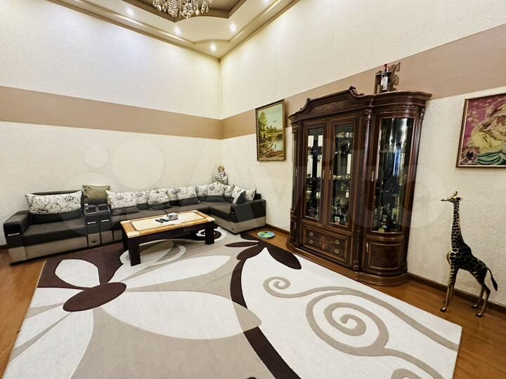 3-к. квартира, 107 м², 2/5 эт.