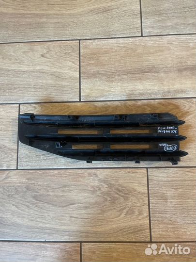 Решетка бампера левая Peugeot 508