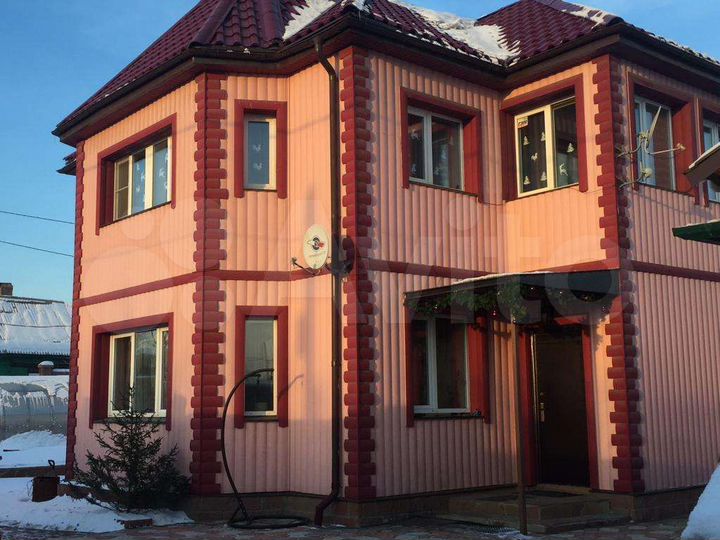 Коттедж 200 м² на участке 8,5 сот.