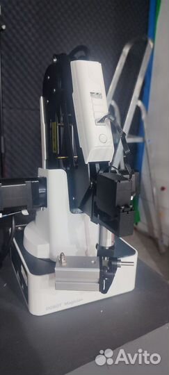 Робот манипулятор Dobot Magician