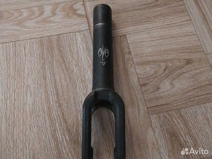 Вилка для трюкового самоката