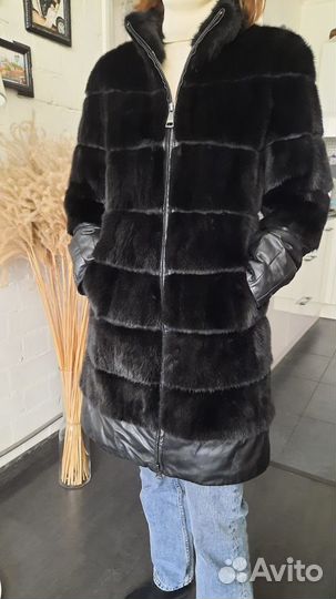 Оригинальная натур.норковая шуба с кожаными вставк