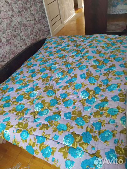 Одеяло ватное ссср,б/у,в хорошем состоянии