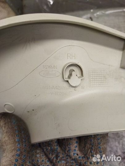 Обшивка двери багажника задняя правая Ford Focus 3