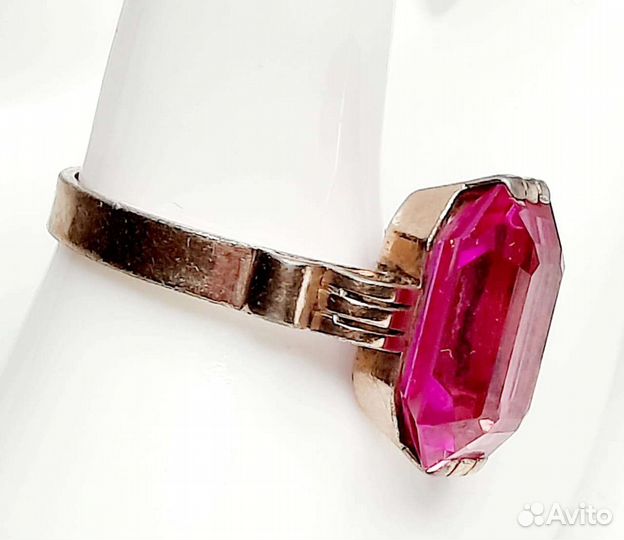 Перстень с ярко-розовым камнем. Серебро 875пр