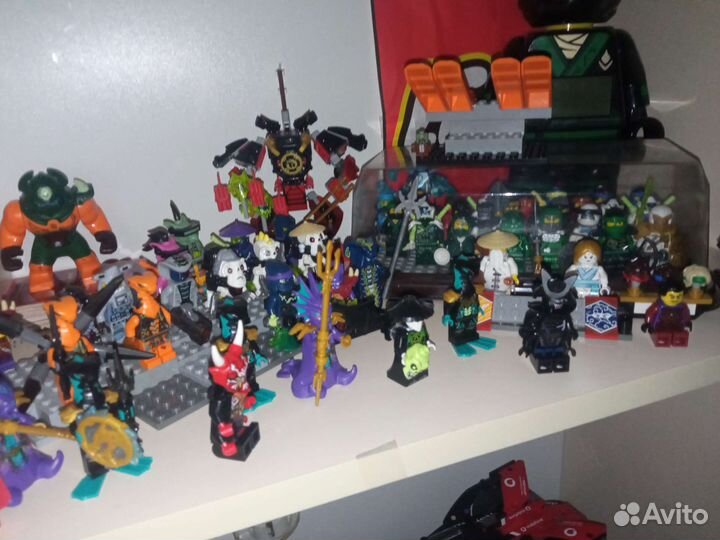 Продаю фигурки, карточки