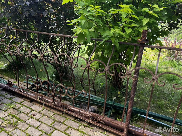 Ограждения балкона металлические