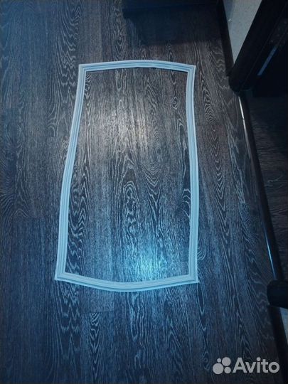 Уплотнитель на холодильник