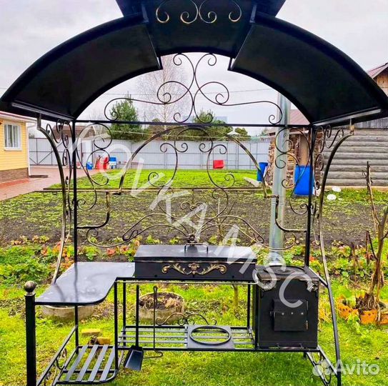 Мангал с крышей