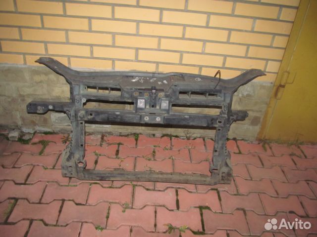 Панель передняя (телевизор) Volkswagen Golf 5