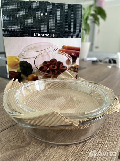 Кастрюля жаропрочная с крышкой