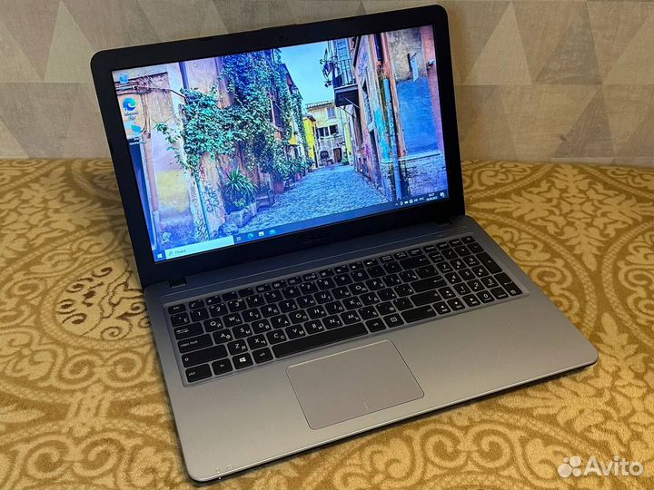 Asus Pentium N3700, 4Gb, SSD 256Gb, GeForce 810M