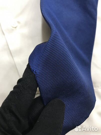 Галстук синий есть нюанс