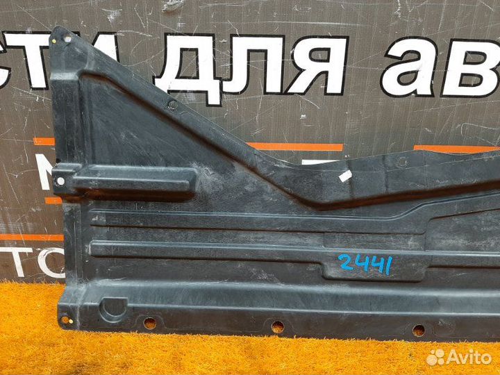 Защита днища кузова правая Bmw X5 E70 N52B30A 2007