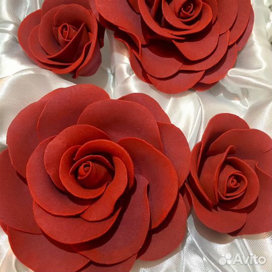 Броши из замши