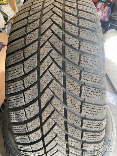 Bridgestone Blizzak LM005 RFT 255/55 R18