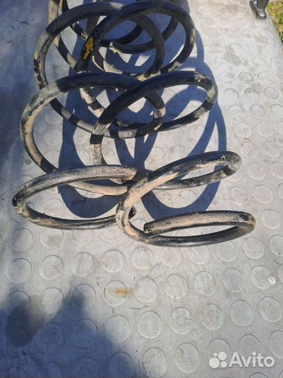 Передние пружины Тойота Аурис