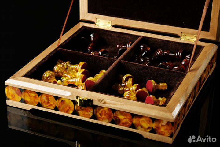 Янтарные шахматы. Шахматы из Янтаря. Янтарь. 00007
