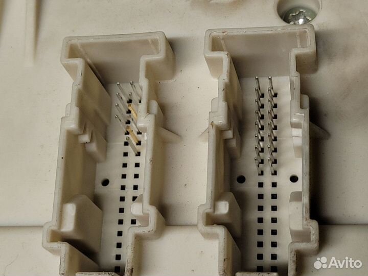 Блок предохранителей салонный Ford Focus 2