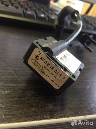 Датчик ускорения на Ауди А8 D3 4E