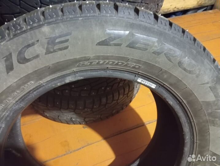 Pirelli Ice Zero 215/60 R16