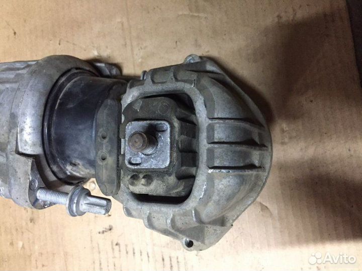 Подушка двигателя Bmw E81
