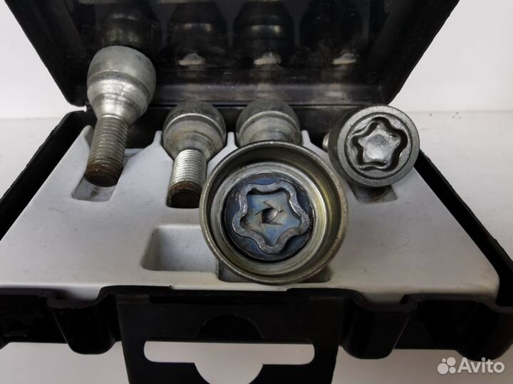 Оригинальные секретки на колеса Germany