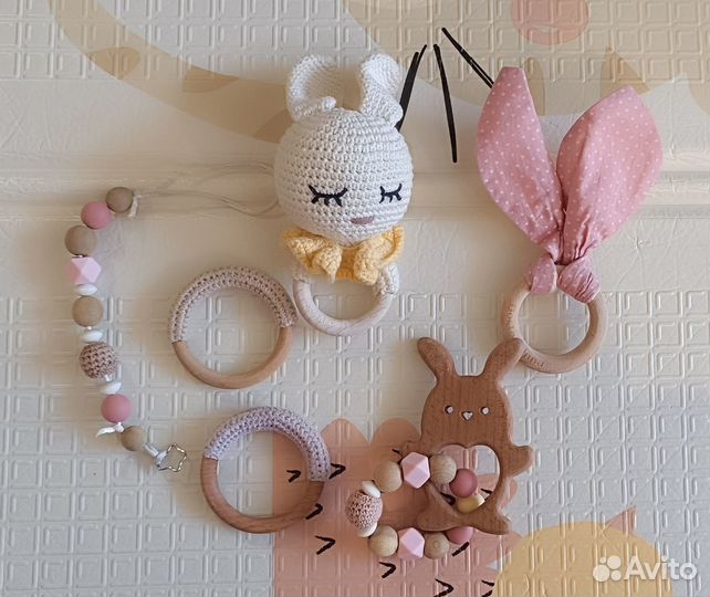 Игрушки прорезыватели для новорожденных