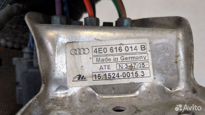 Блок клапанов Audi A8 (D3), 2006